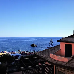 https://diana-cosy-apartment-sea-view-near-the-beach.hotelitalianriviera.com